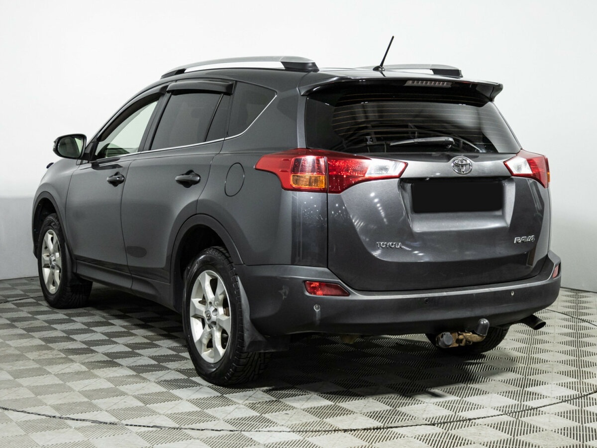 Toyota RAV4 с пробегом — 2014 год. Фото: #6