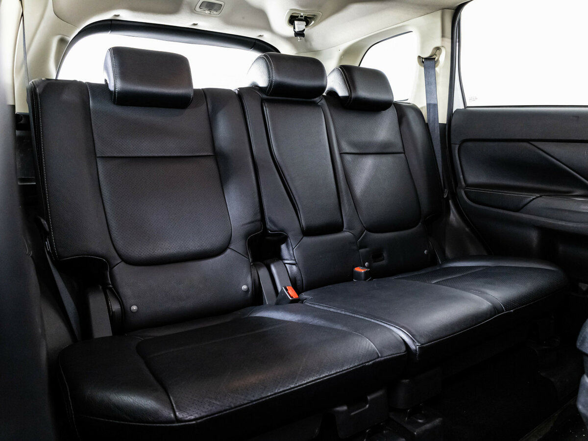 Mitsubishi Outlander с пробегом — 2017 год. Фото: #16