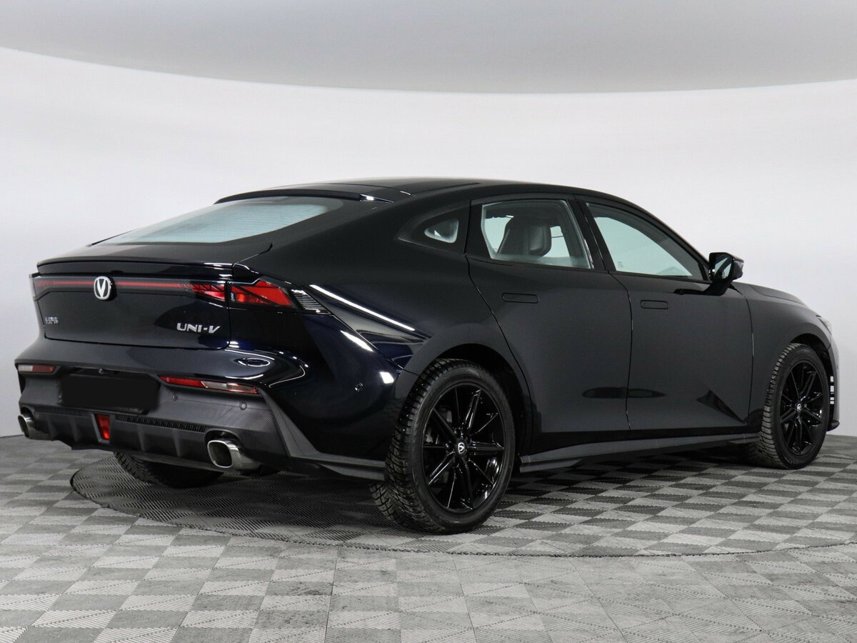 Changan UNI-V с пробегом — 2023 год. Фото: #4