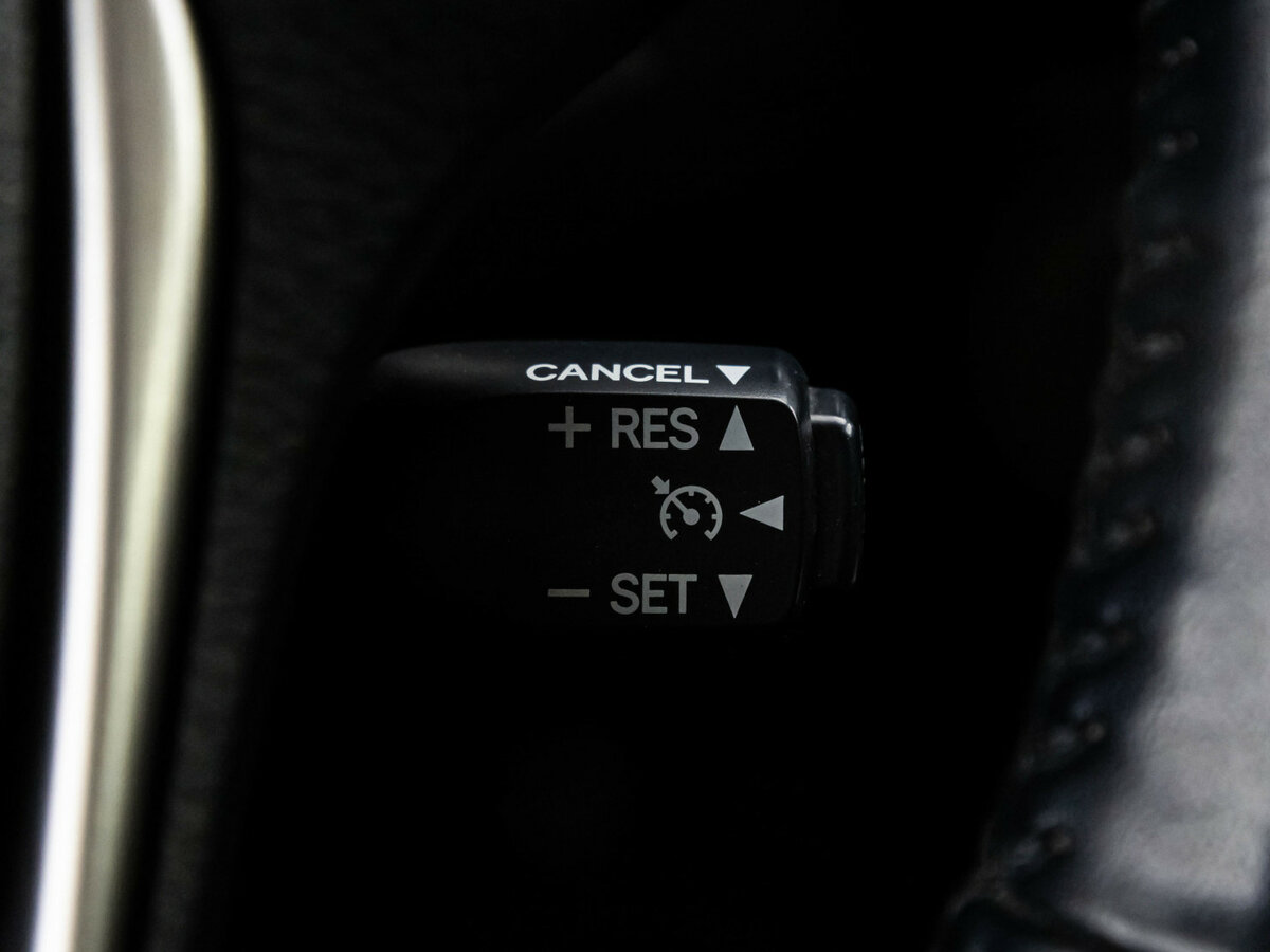 Toyota RAV4 с пробегом — 2018 год. Фото: #13