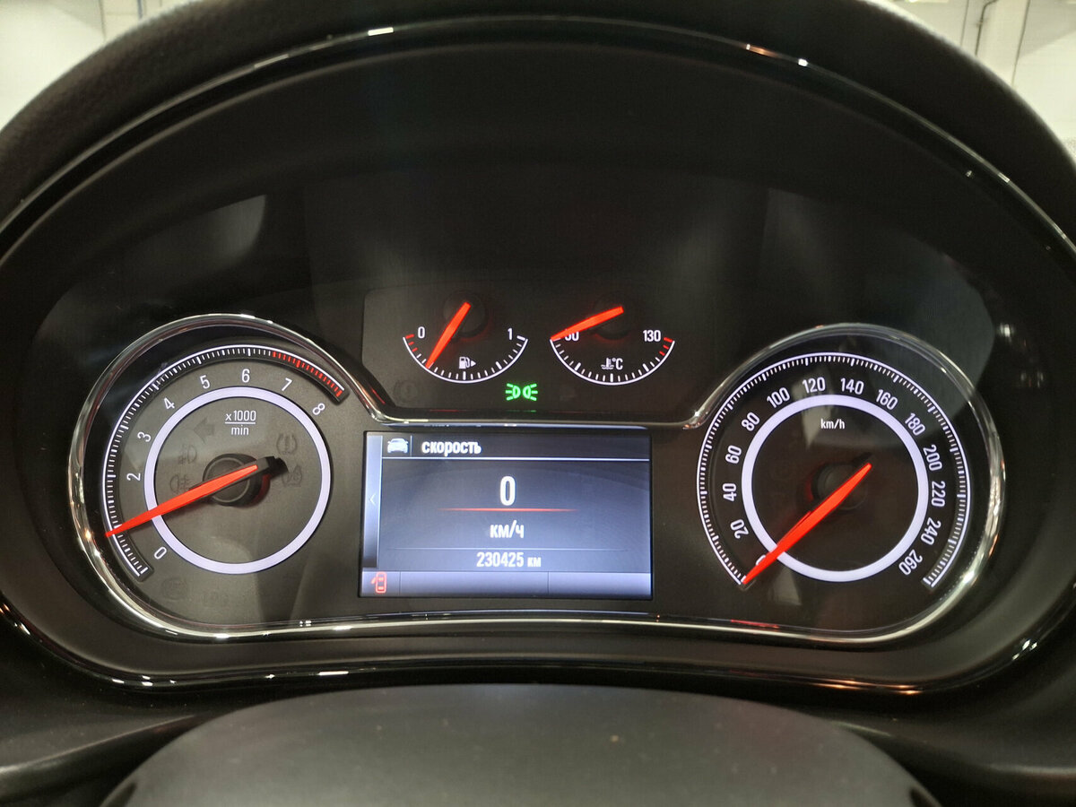 Opel Insignia с пробегом — 2013 год. Фото: #12