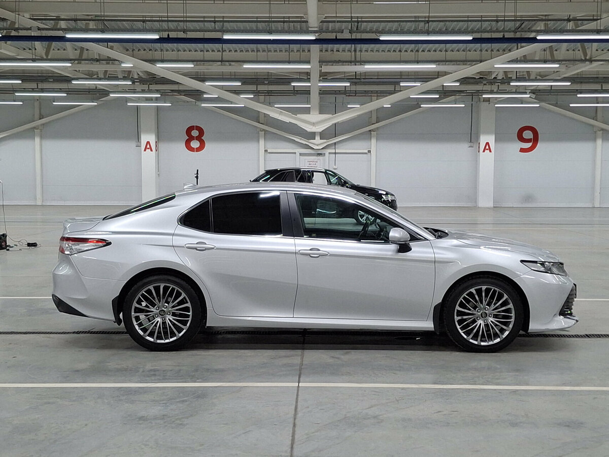 Toyota Camry с пробегом — 2018 год. Фото: #3