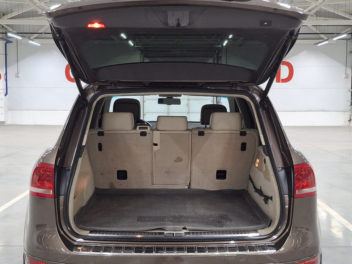 Volkswagen Touareg с пробегом — 2013 год. Фото: #9