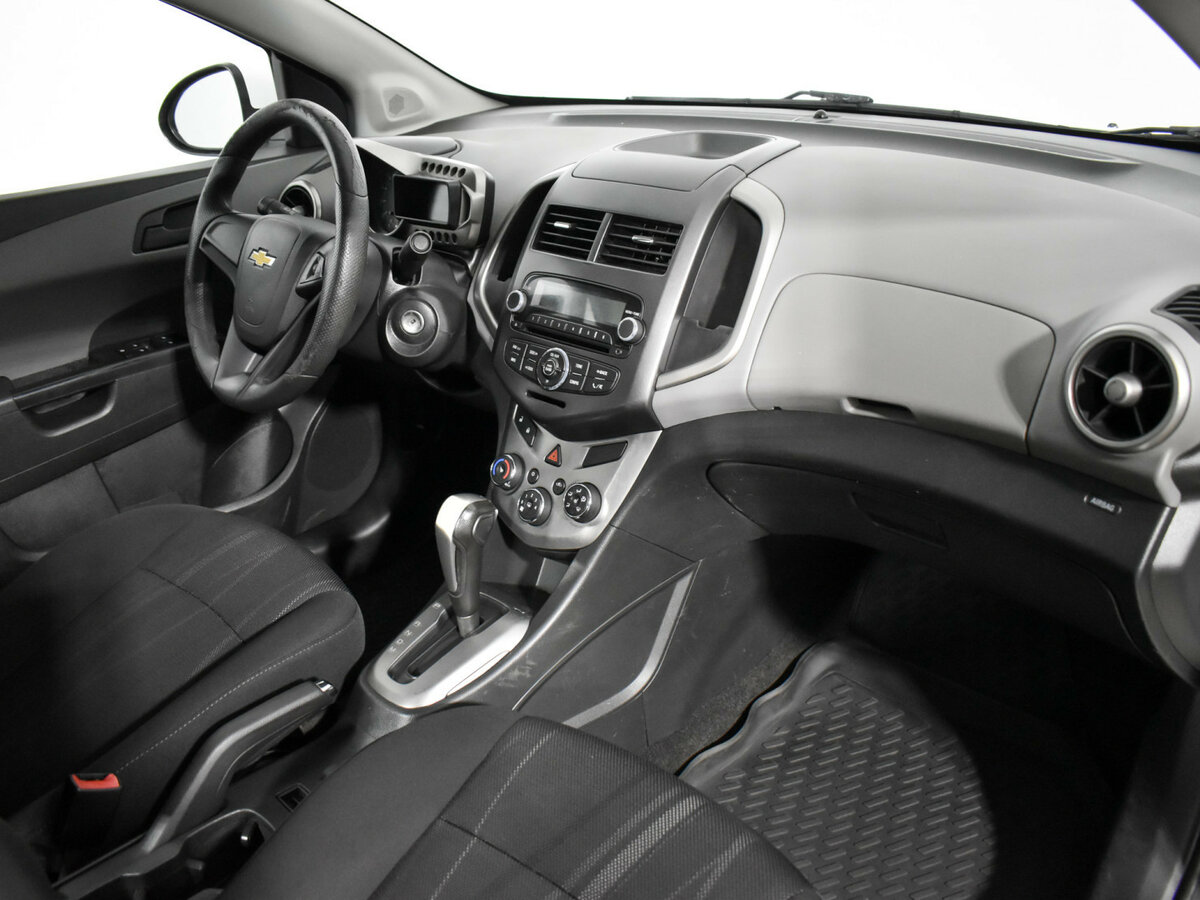 Chevrolet Aveo с пробегом — 2014 год. Фото: #11